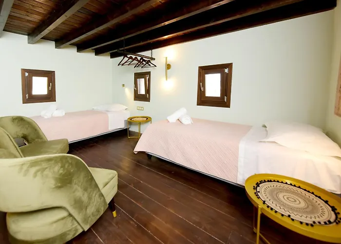 Elaia-fos Hotel 3*