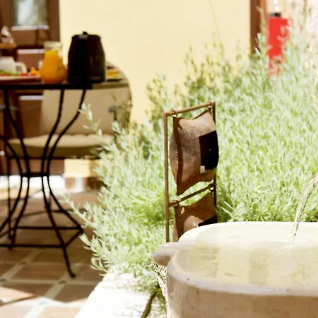 فندق Elaia-fos 3*